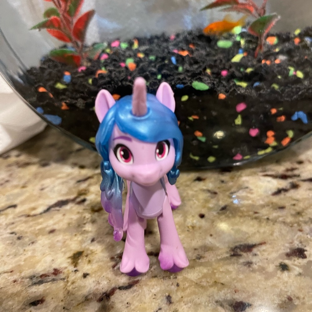 MY LITTLE PONY IZZY MOONBOW